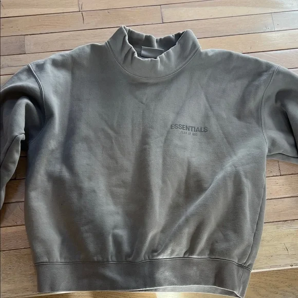 Fear of God Essentials Heather Gray Top - Picture 2 of 7
